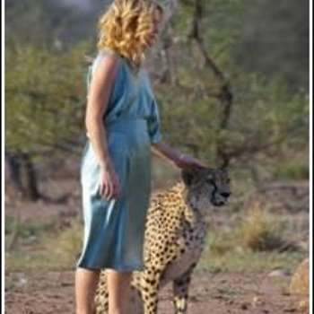 Kate Hudson - Kate Hudson commercial with trained Cheetah from outside the Reserve